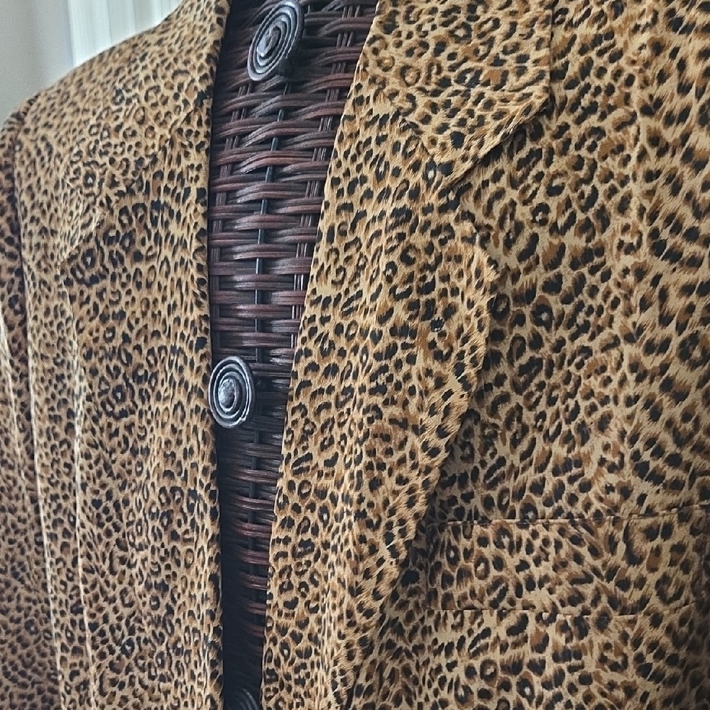 Diane Gilman Women's Leaopard Print Silk Sport Blazer-Size 16 - Picture 4 of 10